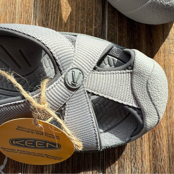 Keen Women's Bali Slide Sandal with Cross Strap Design and Cushioned Sole - Picture 13 of 17